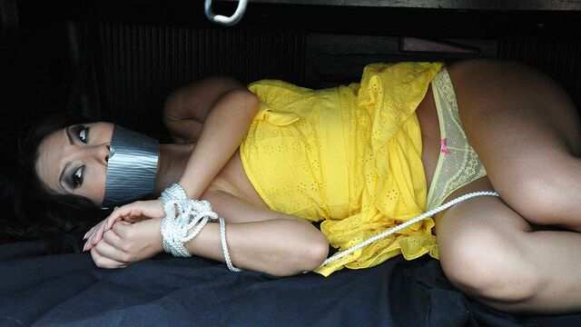 Rus ayol ormonda onanizm qilyapti (yangi porno video)