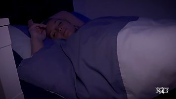 Sleeping mommy blonde spreads legs for a spanking with a guy in first person